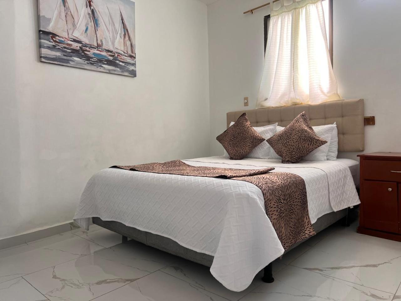 Hostal Carliza Puerto Ayora  Luaran gambar
