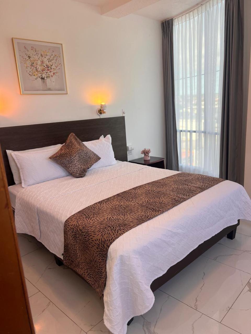Hostal Carliza Puerto Ayora  Luaran gambar